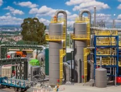 Faller Kolonne Mit Rohrleitungen