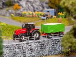 Faller 161588 H0 Car System Traktor MF Mit Hackschnitzel Anhänger Wiking